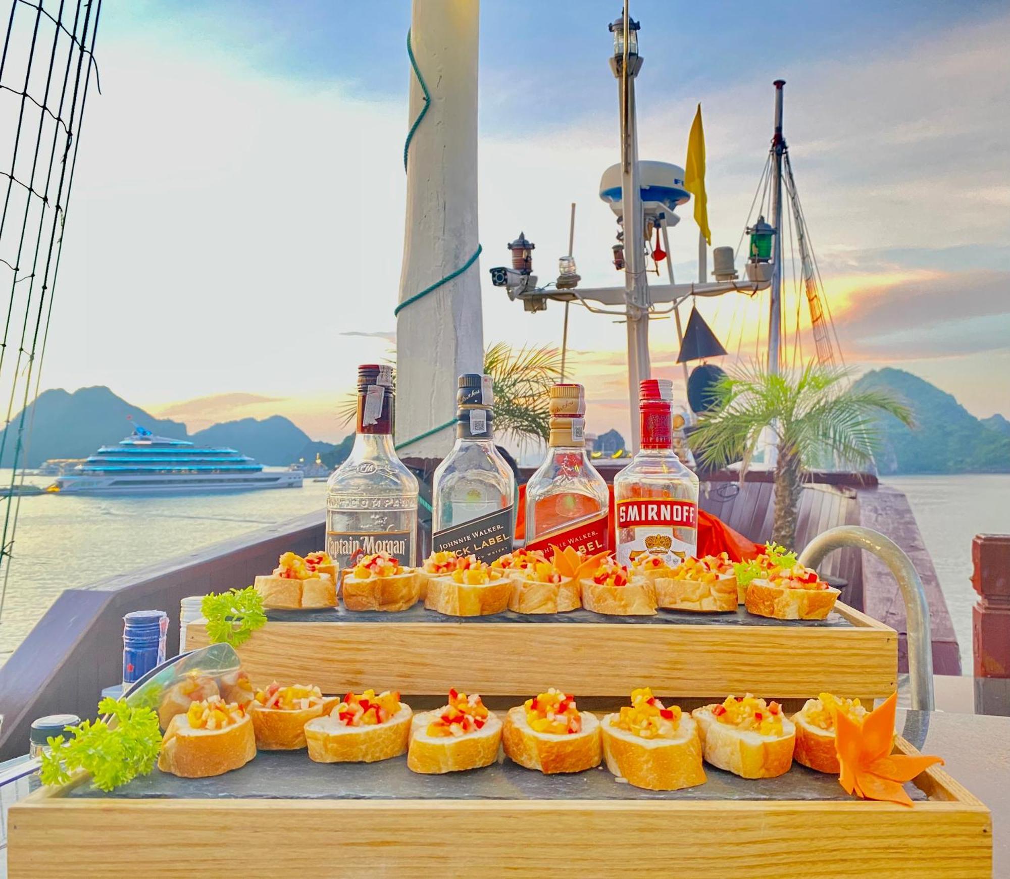 Hera Grand Luxury Cruise ฮาลอง ภายนอก รูปภาพ
