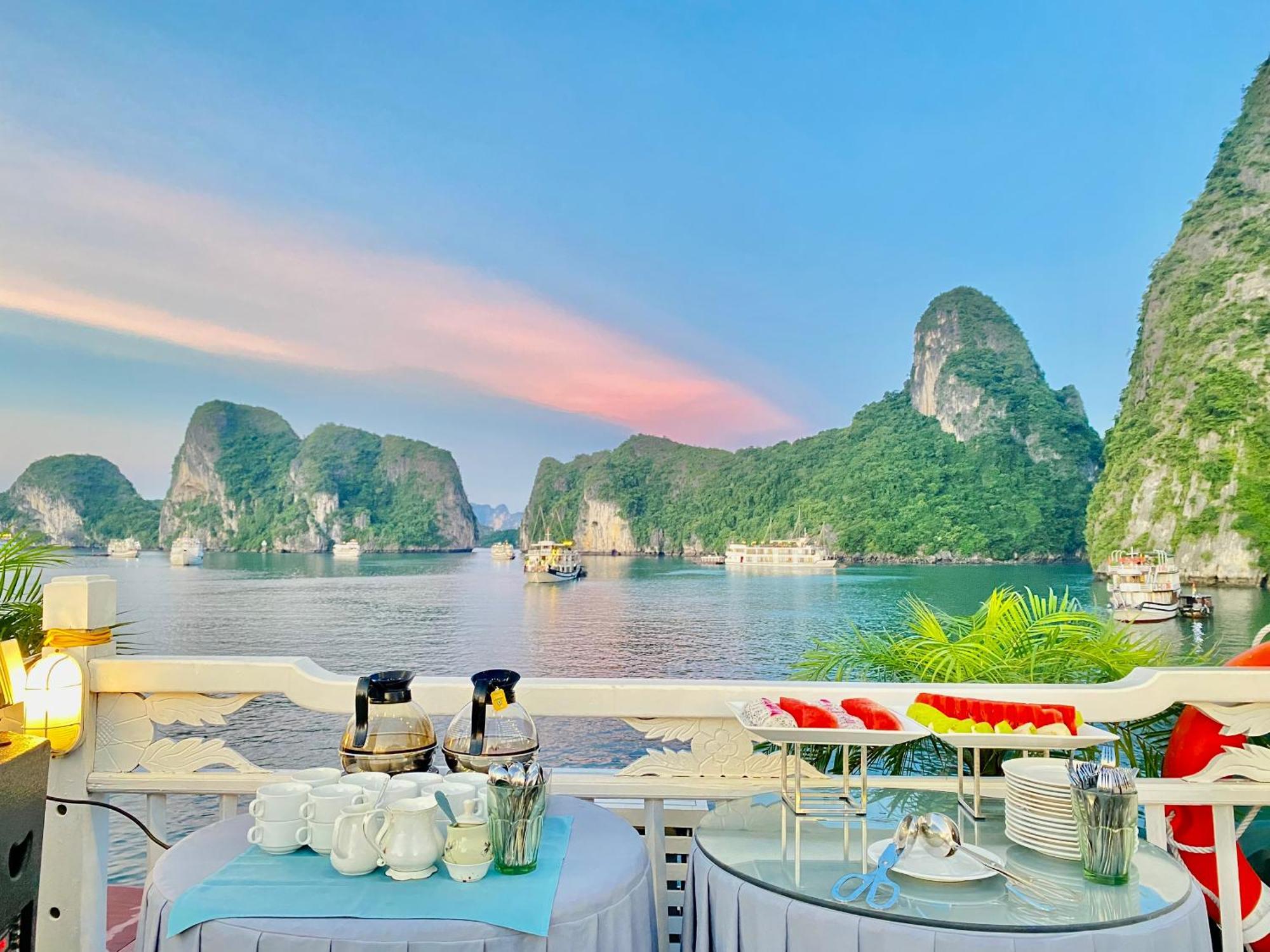 Hera Grand Luxury Cruise ฮาลอง ภายนอก รูปภาพ