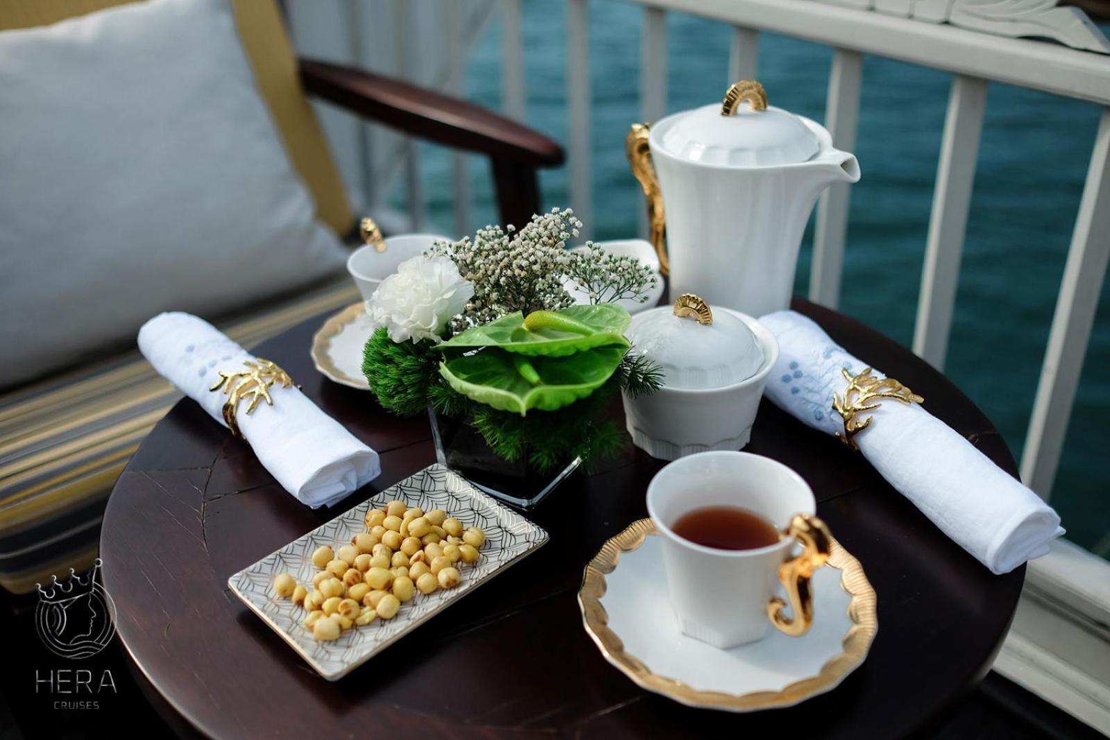 Hera Grand Luxury Cruise ฮาลอง ภายนอก รูปภาพ