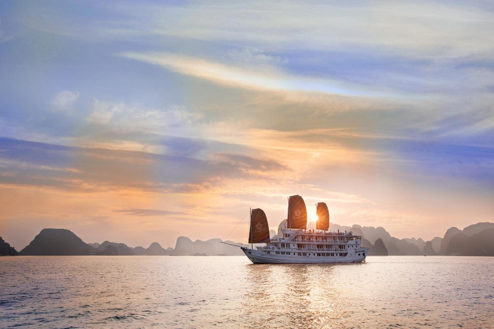 Hera Grand Luxury Cruise ฮาลอง ภายนอก รูปภาพ