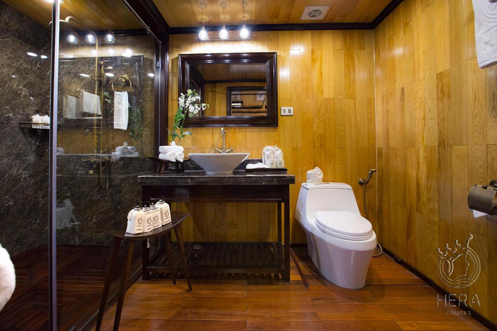 Hera Grand Luxury Cruise ฮาลอง ภายนอก รูปภาพ