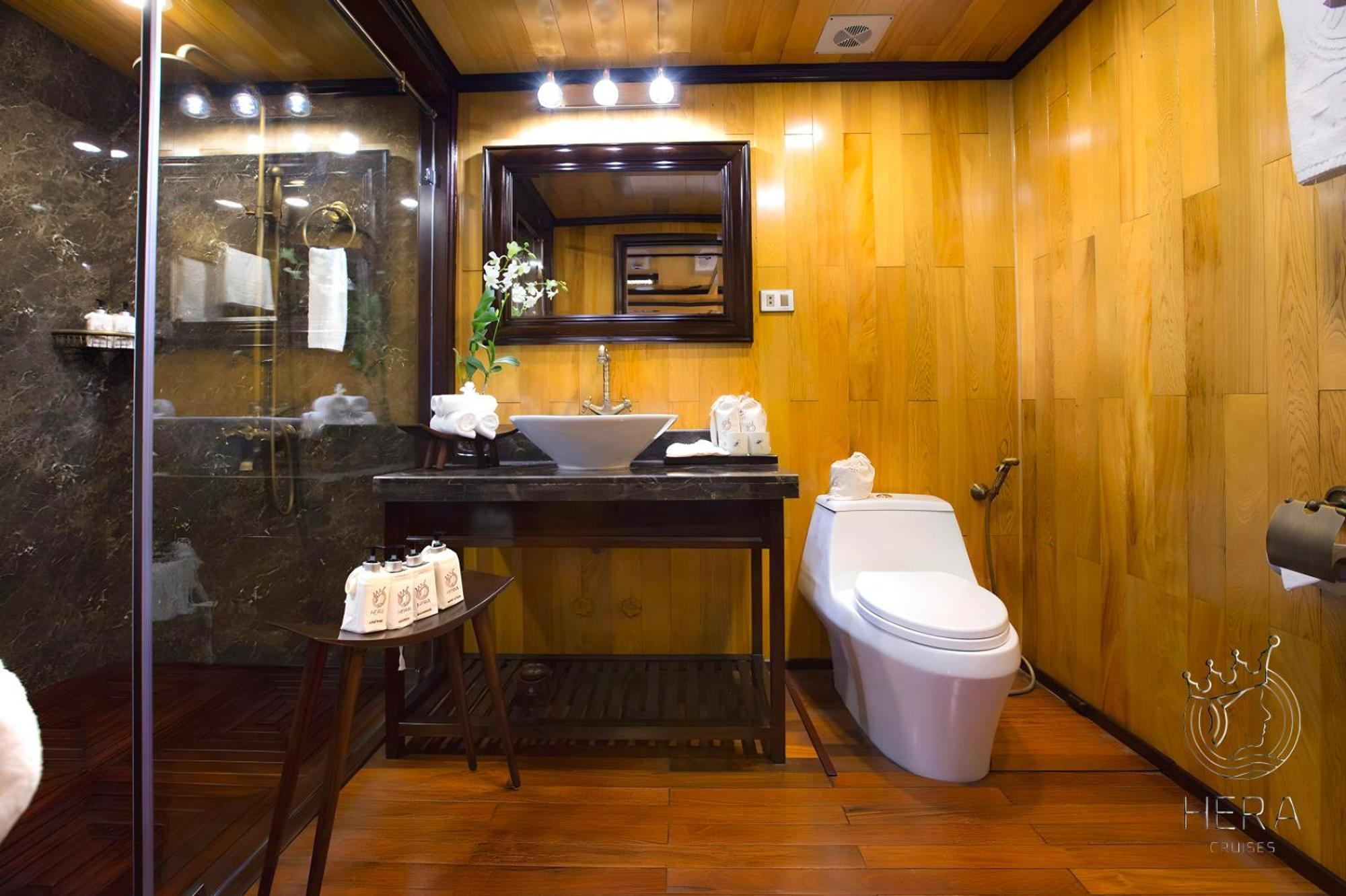 Hera Grand Luxury Cruise ฮาลอง ภายนอก รูปภาพ